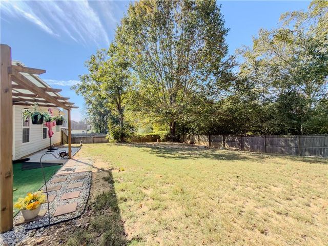 593 Red Tip Lane, Loganville, GA 30052