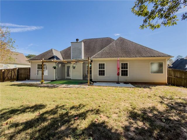 593 Red Tip Lane, Loganville, GA 30052