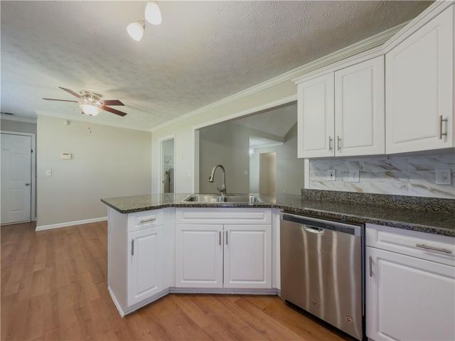 593 Red Tip Lane, Loganville, GA 30052