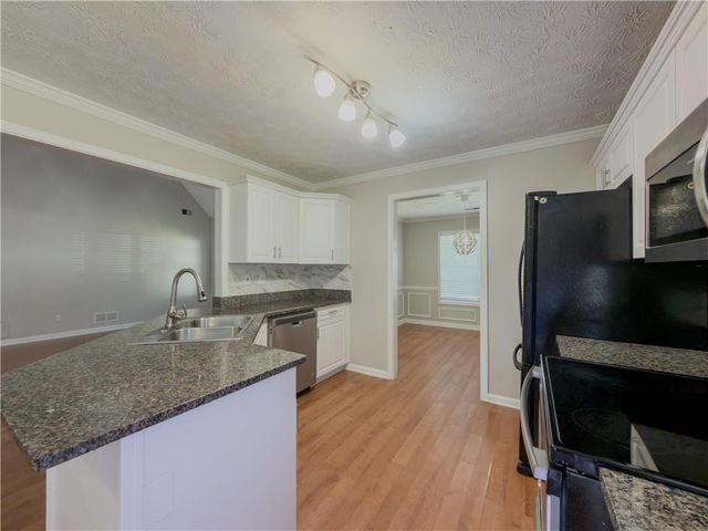 593 Red Tip Lane, Loganville, GA 30052