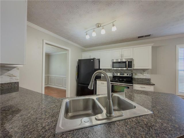 593 Red Tip Lane, Loganville, GA 30052