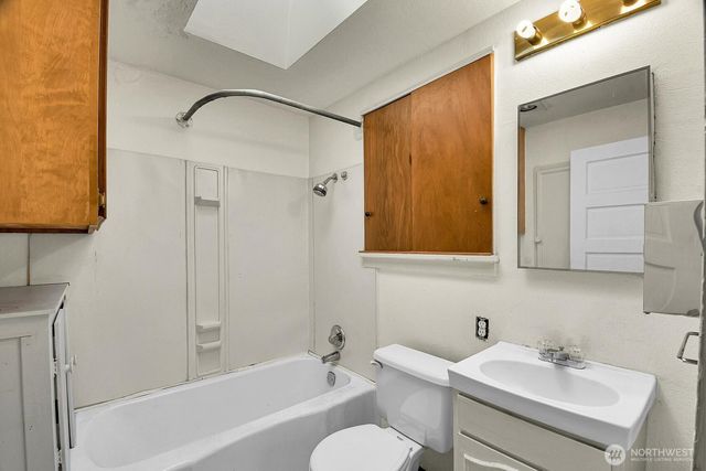 16508 104th Avenue NE, Bothell, WA 98011