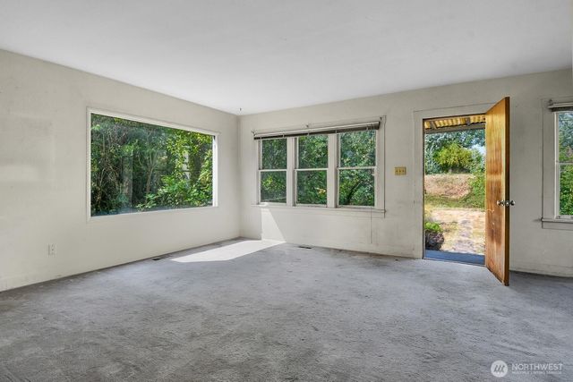 16508 104th Avenue NE, Bothell, WA 98011