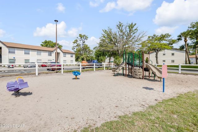 417 Banana Cay Dr Apt J, South Daytona, FL 32119