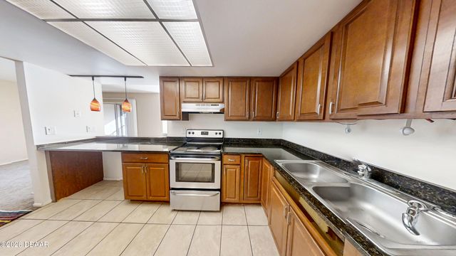 417 Banana Cay Dr Apt J, South Daytona, FL 32119