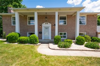 2421 Fairview Road, Uniontown, OH 44685