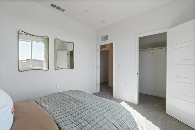 3423 N Mcarthur Avenue, Fresno, CA 93727