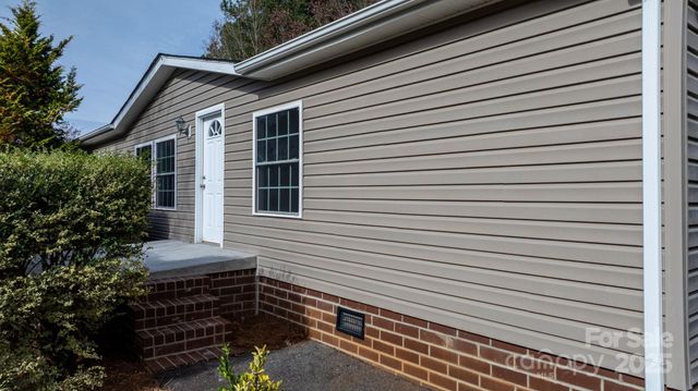 5499 Pembrooke Drive, Granite Falls, NC 28630