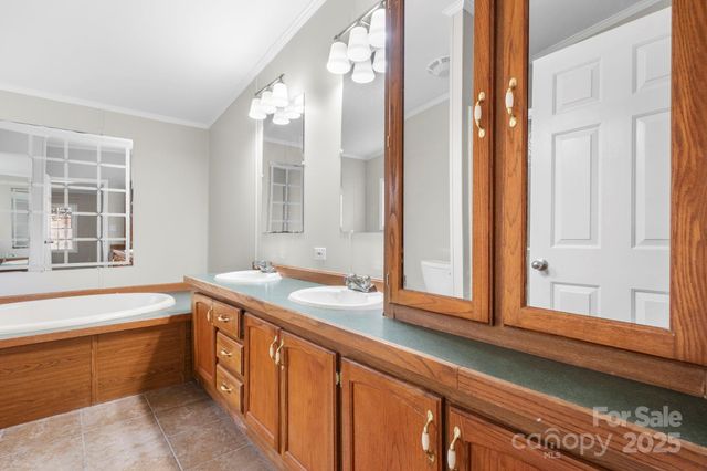 5499 Pembrooke Drive, Granite Falls, NC 28630