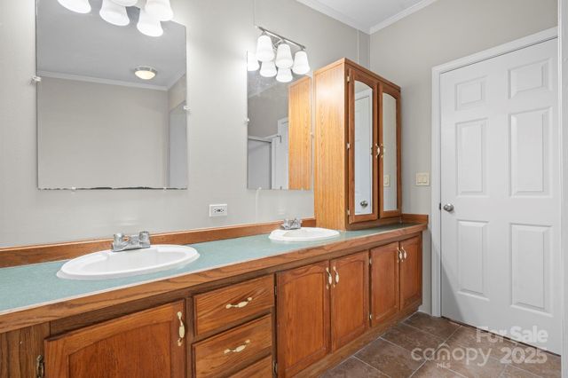 5499 Pembrooke Drive, Granite Falls, NC 28630