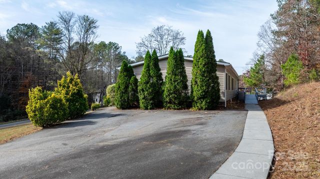 5499 Pembrooke Drive, Granite Falls, NC 28630