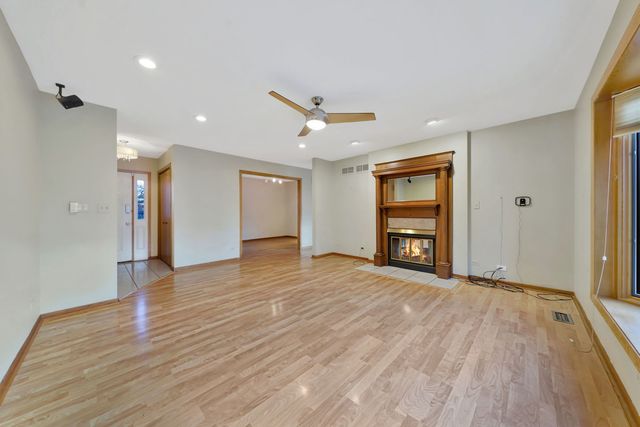 4N040 Nugent Street, Addison, IL 60101