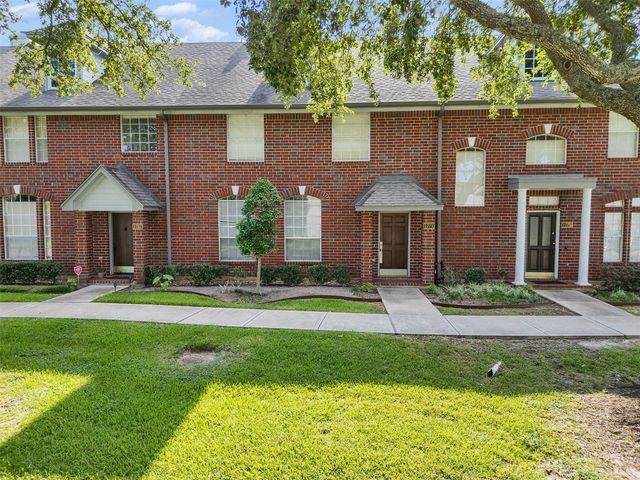 1271 El Camino Village Drive, Webster, TX 77058