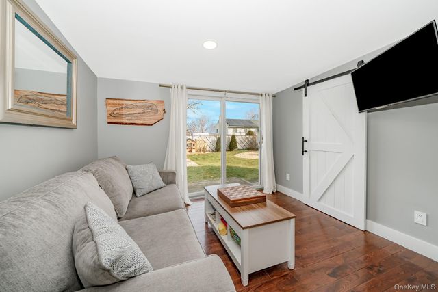 456 48th Street, Lindenhurst, NY 11757