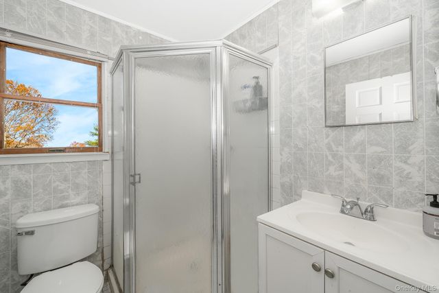 456 48th Street, Lindenhurst, NY 11757