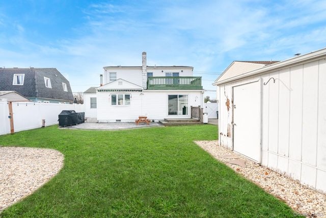 456 48th Street, Lindenhurst, NY 11757