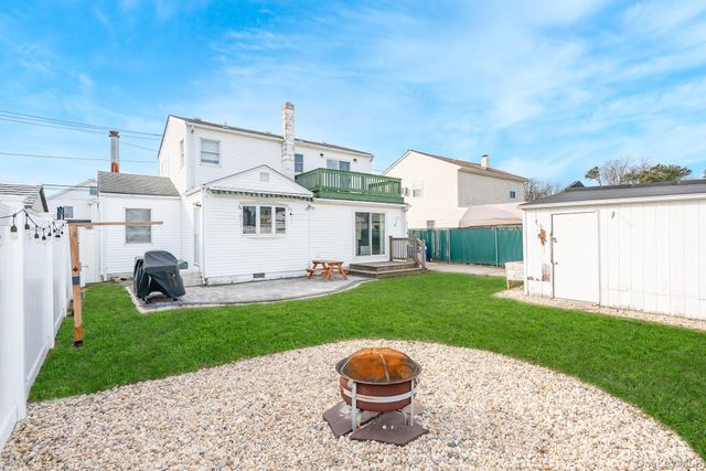 456 48th Street, Lindenhurst, NY 11757