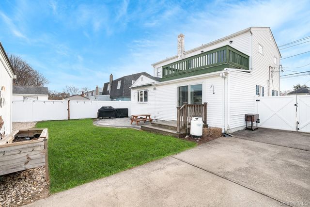 456 48th Street, Lindenhurst, NY 11757