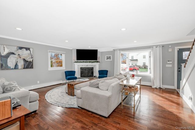 456 48th Street, Lindenhurst, NY 11757