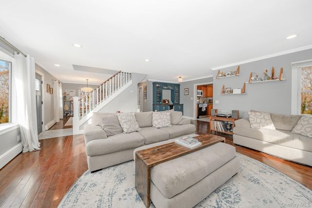 456 48th Street, Lindenhurst, NY 11757