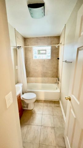 3513 Greenleaf Avenue, Island Lake, IL 60042