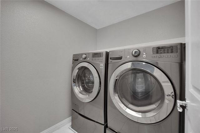 6718 Treble Clef Avenue, Las Vegas, NV 89139