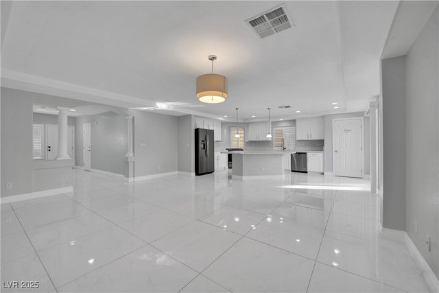 6718 Treble Clef Avenue, Las Vegas, NV 89139