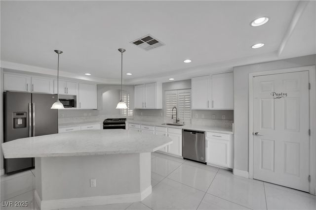 6718 Treble Clef Avenue, Las Vegas, NV 89139