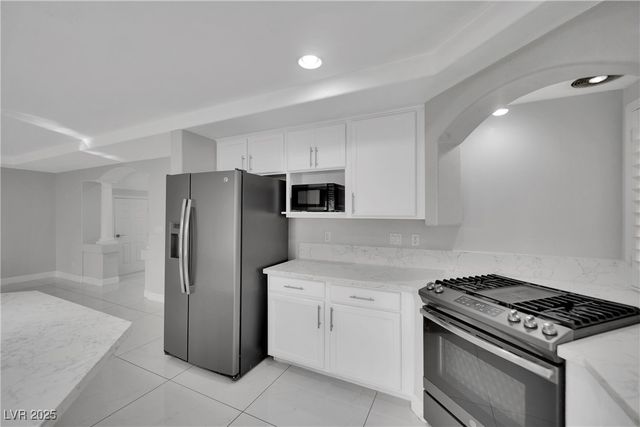 6718 Treble Clef Avenue, Las Vegas, NV 89139