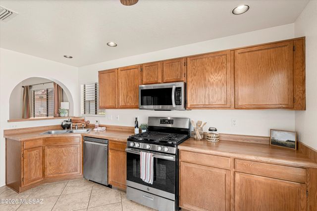 610 W Kidd Place, Oro Valley, AZ 85737