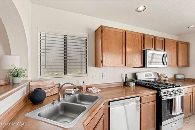 610 W Kidd Place, Oro Valley, AZ 85737