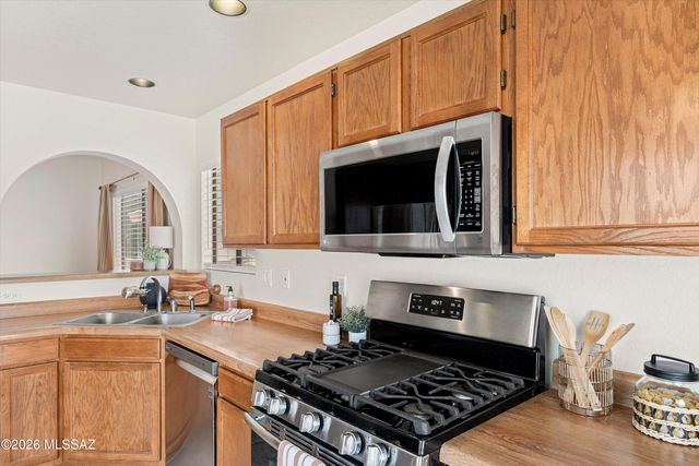 610 W Kidd Place, Oro Valley, AZ 85737