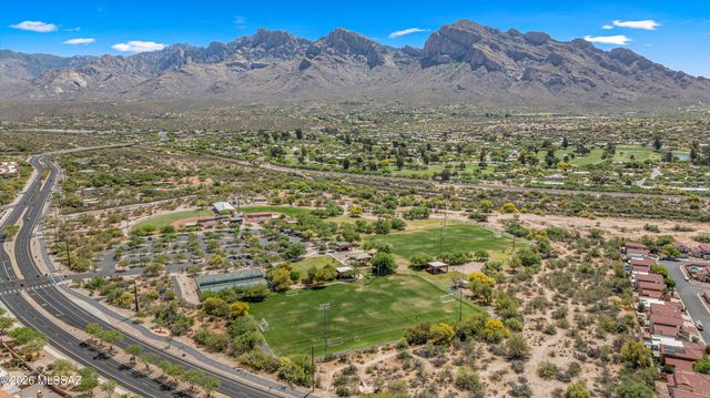 610 W Kidd Place, Oro Valley, AZ 85737