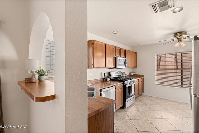 610 W Kidd Place, Oro Valley, AZ 85737