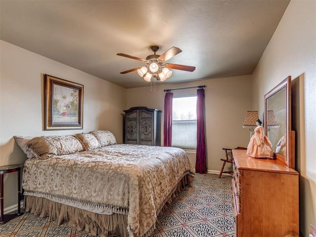 4104 Prairie Falcon Point, Edmond, OK 73034