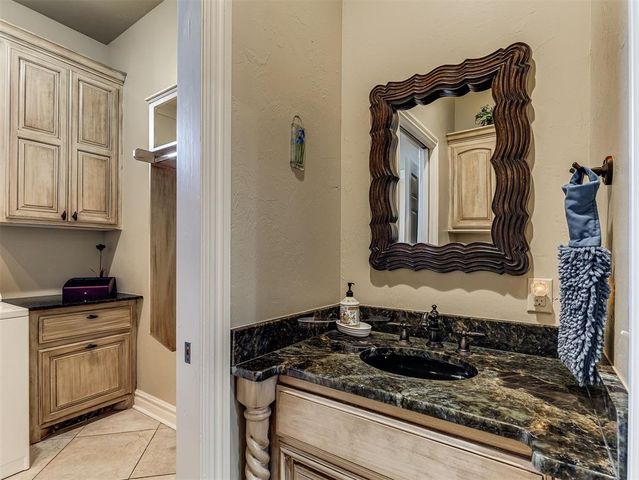 4104 Prairie Falcon Point, Edmond, OK 73034