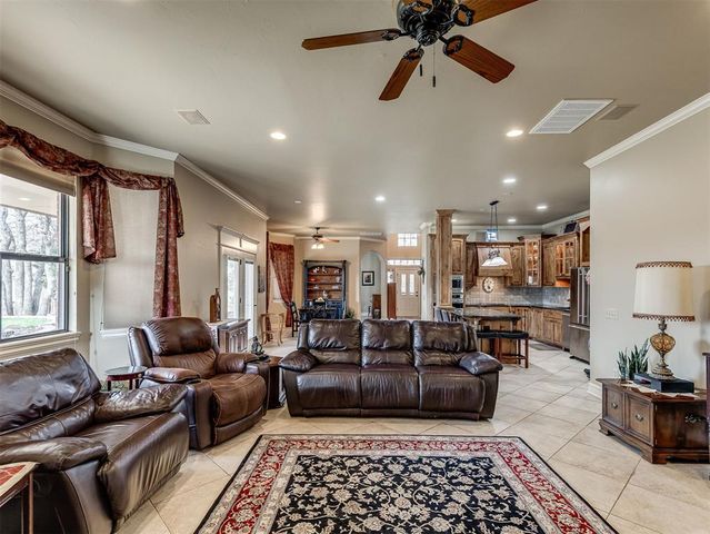 4104 Prairie Falcon Point, Edmond, OK 73034