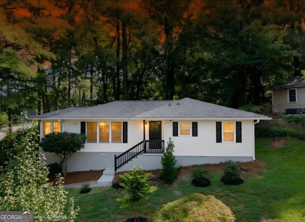 220 Woods Drive NE, Marietta, GA 30060 — exterior