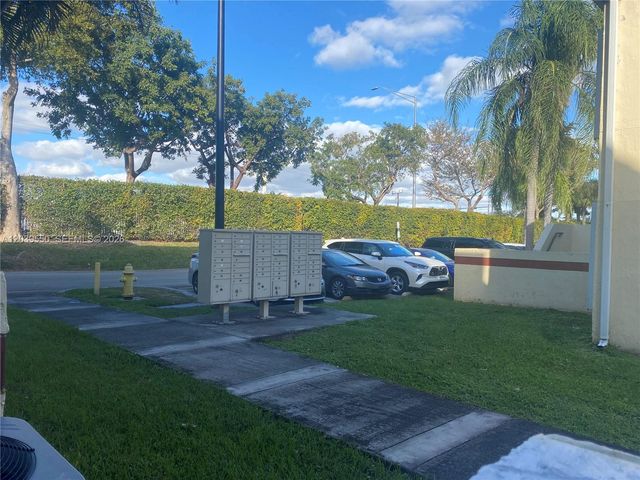 8807 SW 130th Pl 102, Miami, FL 33186