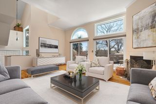 537 Boylston 537, Brookline, MA 02445