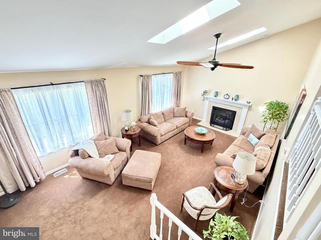 91 LONGWOOD DR, Sicklerville, NJ 08081