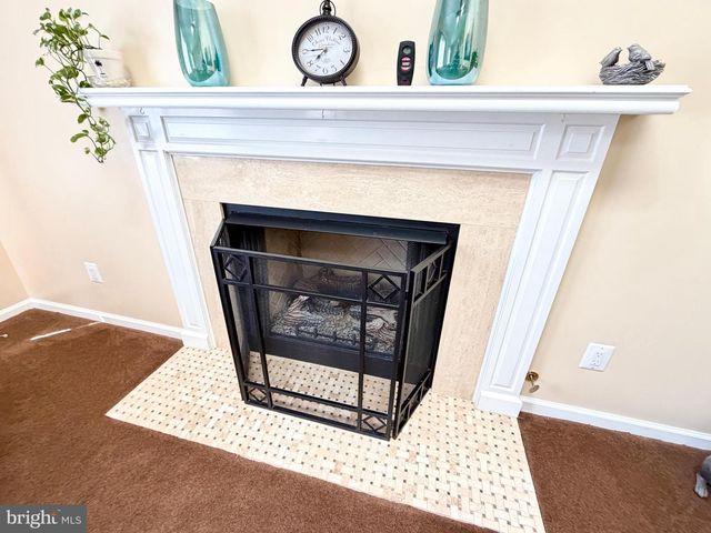 91 LONGWOOD DR, Sicklerville, NJ 08081