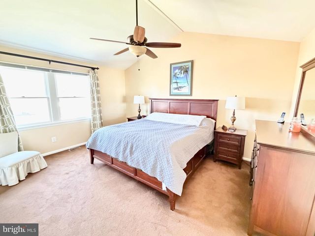 91 LONGWOOD DR, Sicklerville, NJ 08081