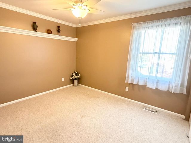 91 LONGWOOD DR, Sicklerville, NJ 08081