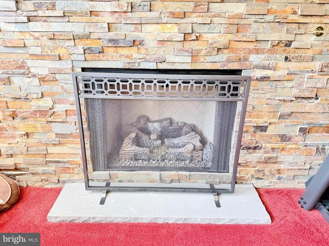 91 LONGWOOD DR, Sicklerville, NJ 08081