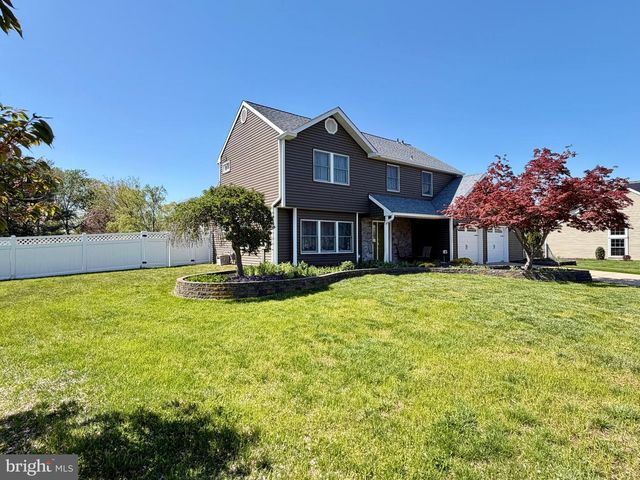 91 LONGWOOD DR, Sicklerville, NJ 08081