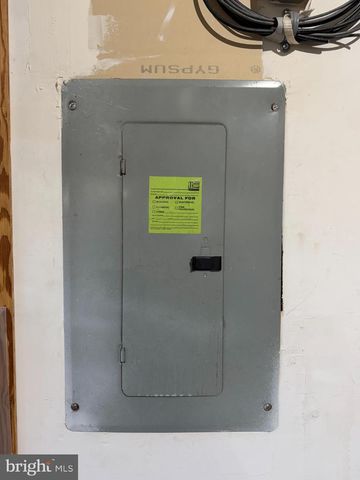 91 LONGWOOD DR, Sicklerville, NJ 08081