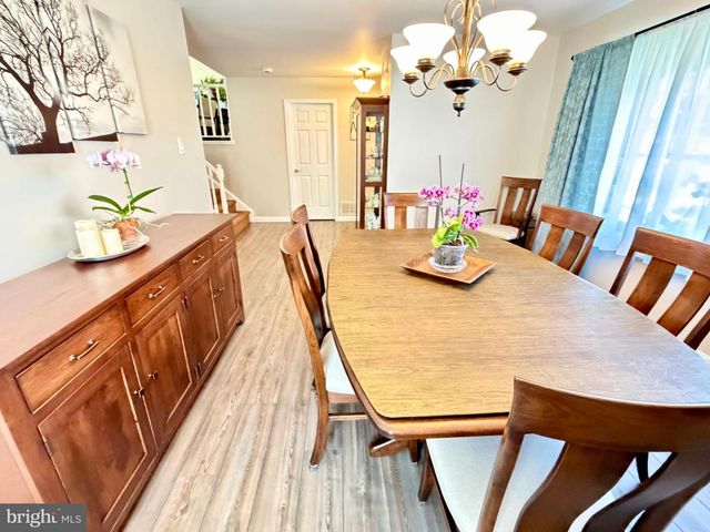 91 LONGWOOD DR, Sicklerville, NJ 08081