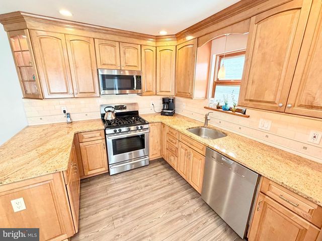 91 LONGWOOD DR, Sicklerville, NJ 08081