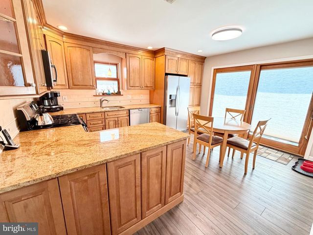 91 LONGWOOD DR, Sicklerville, NJ 08081